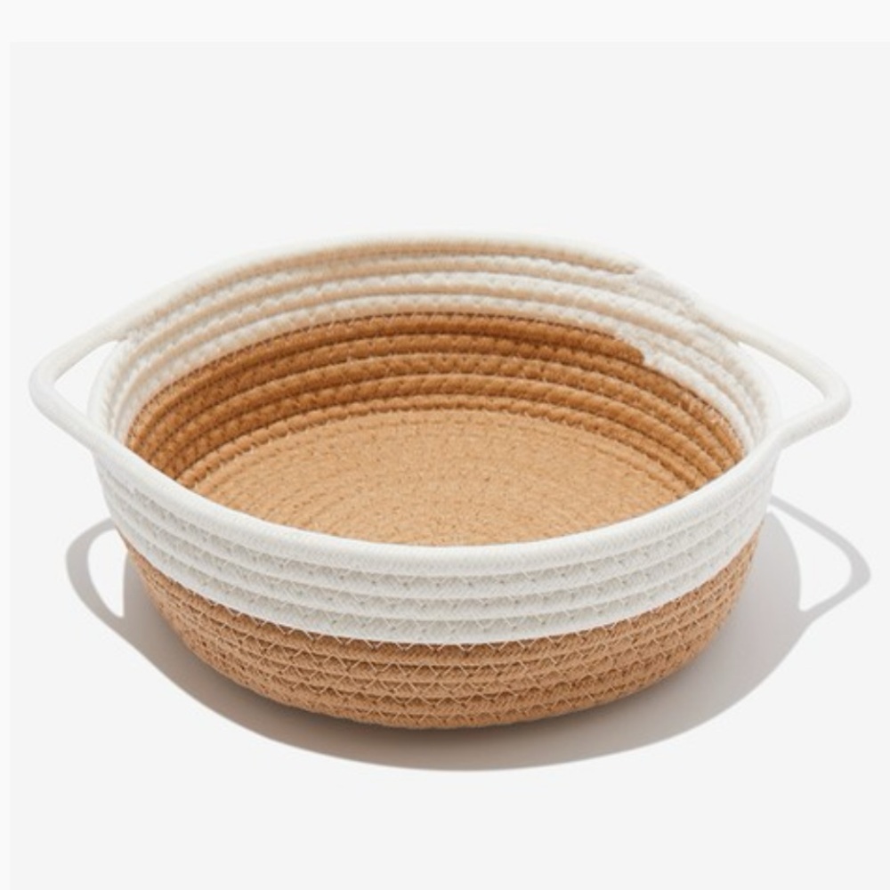 NWT Short Stories White & Tan Two-Tone Woven Basket